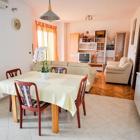 Angela Apartment *